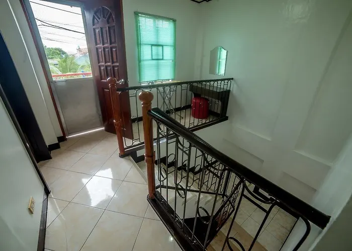 Jenjen's House Gasthuis Lapu-Lapu City